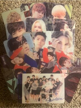 Seventeen Photo Card Set - Multi-Color Collectible Media Pack